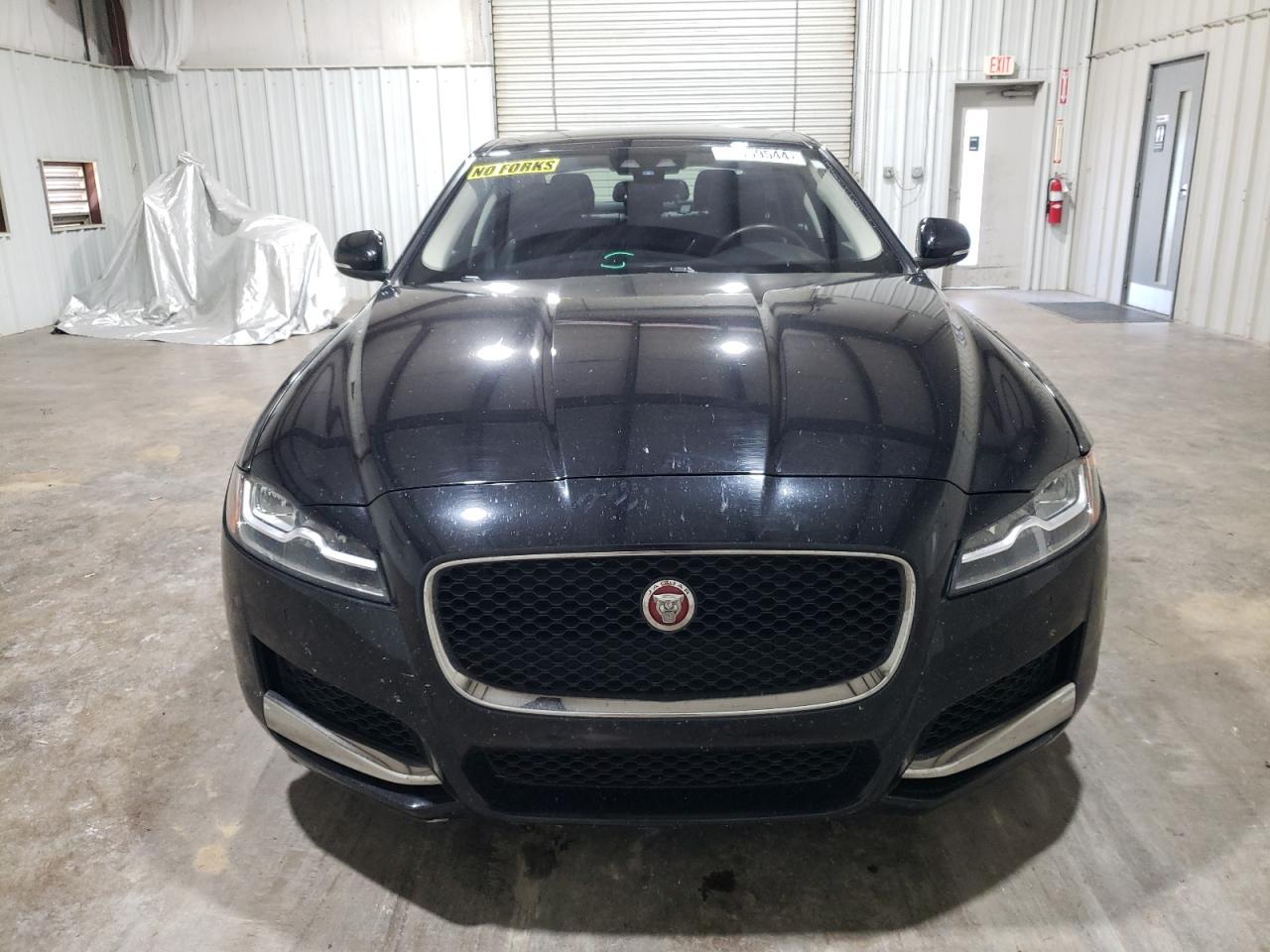 2018 Jaguar Xf Premium vin: SAJBJ4EV5JCY55795