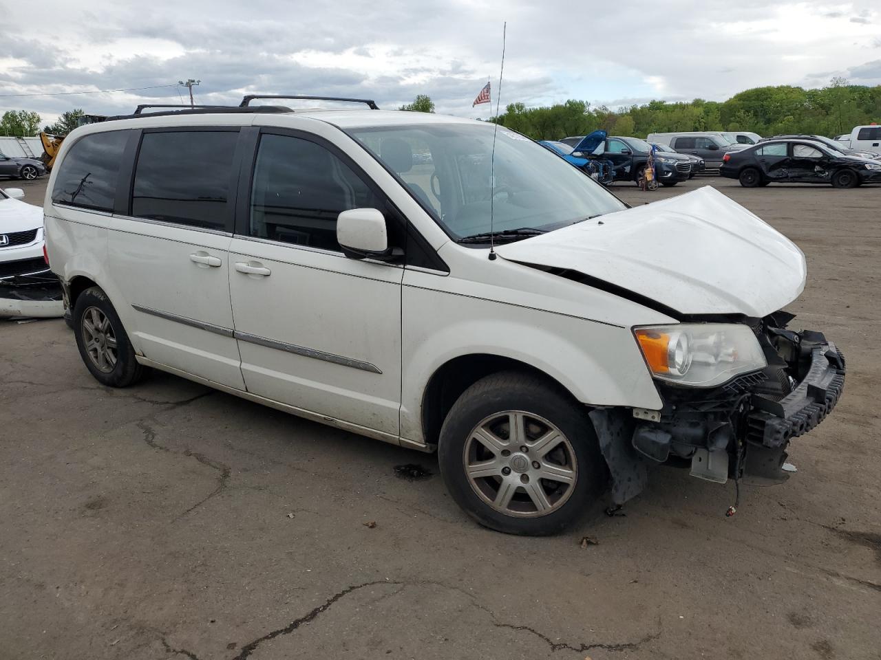 2A4RR5DG8BR650165 2011 Chrysler Town & Country Touring