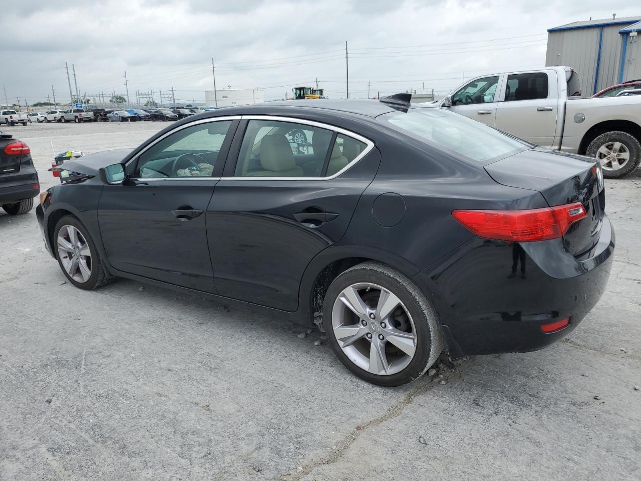 19VDE1F72DE005641 2013 Acura Ilx 20 Tech