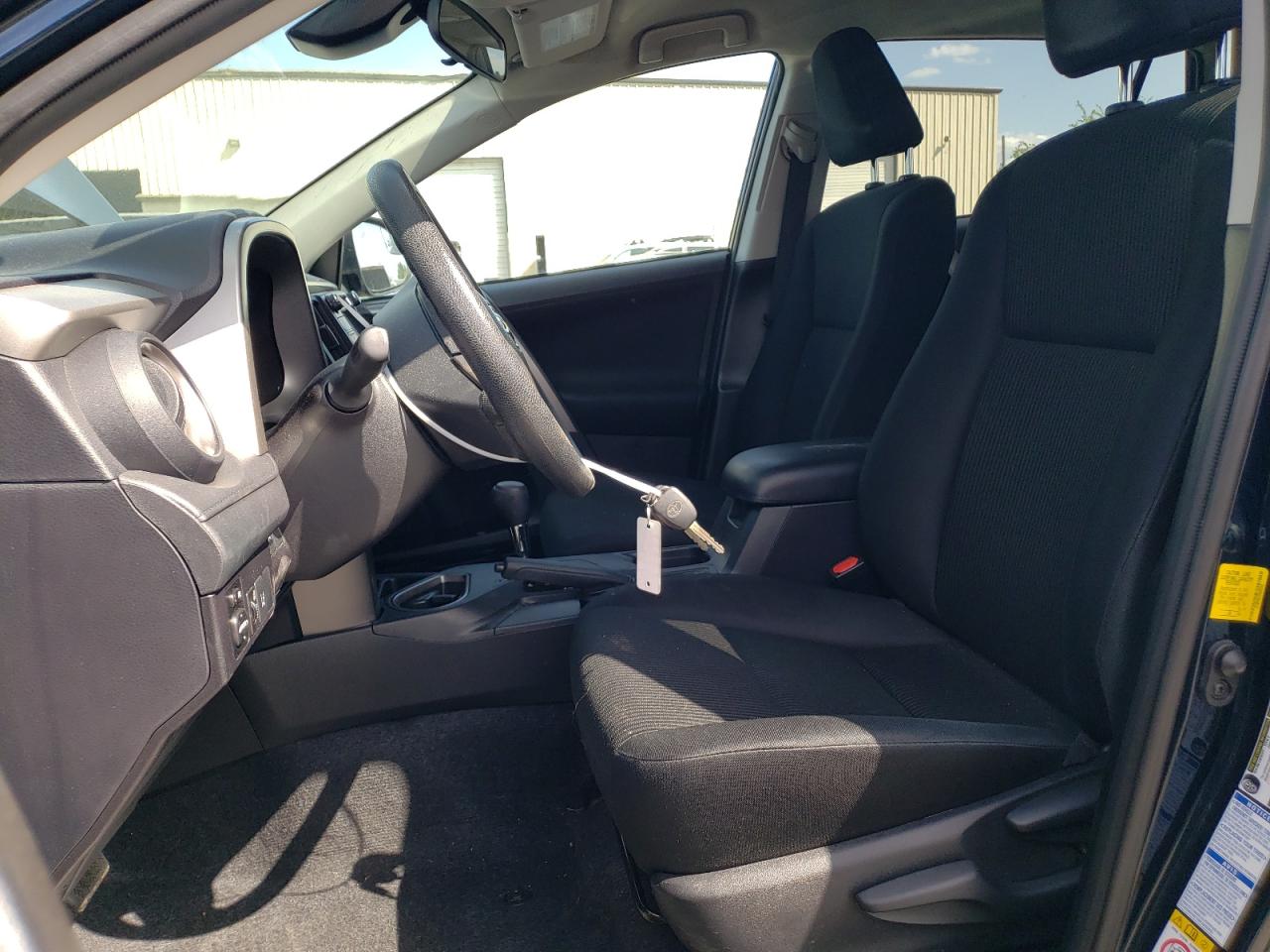 2T3BFREV3HW560862 2017 Toyota Rav4 Le