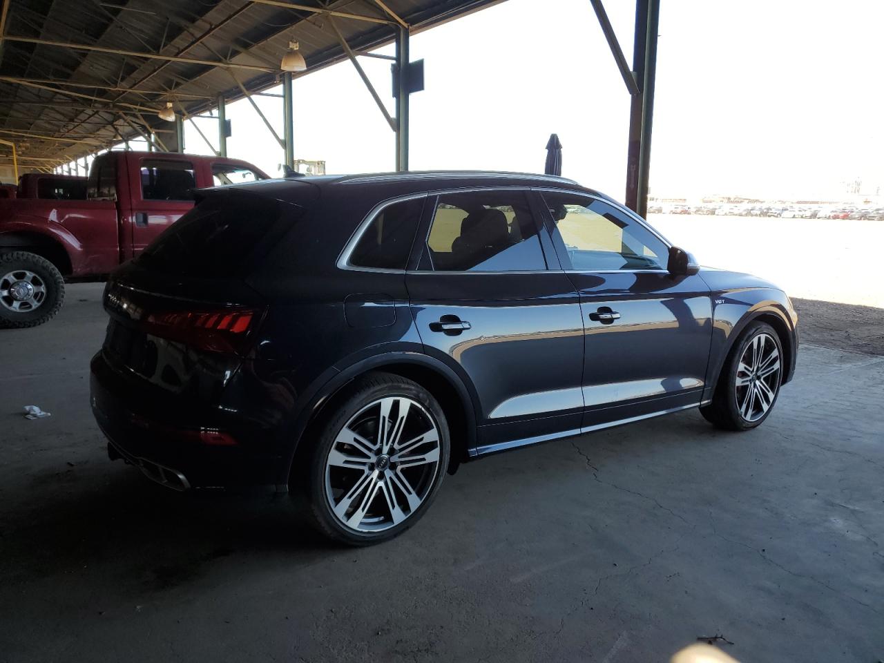 WA1C4AFYXJ2100059 2018 Audi Sq5 Prestige