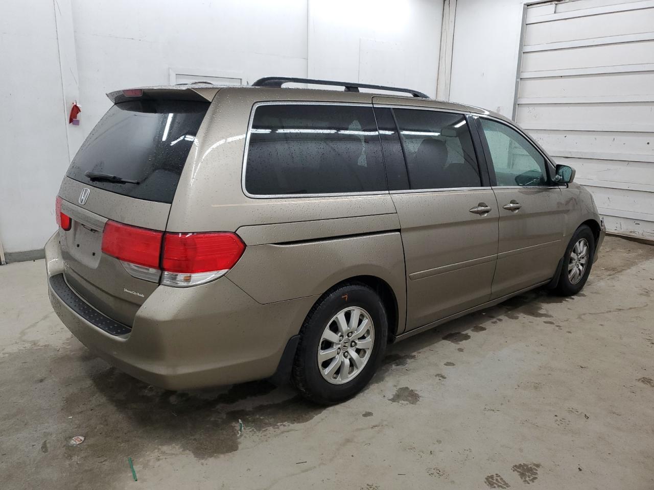 5FNRL3H62AB097097 2010 Honda Odyssey Exl