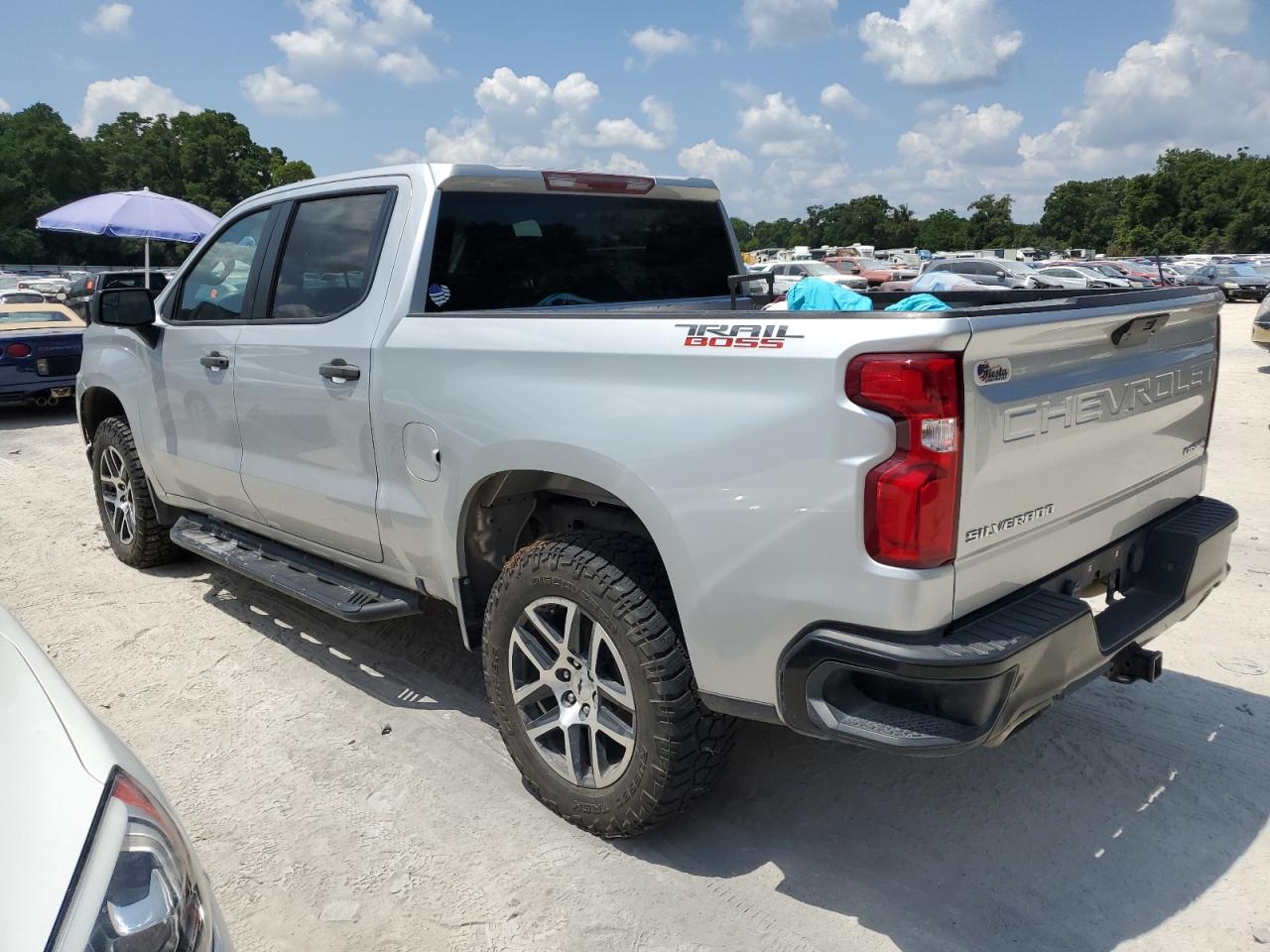 2019 Chevrolet Silverado K1500 Trail Boss Custom vin: 3GCPYCEF8KG176685