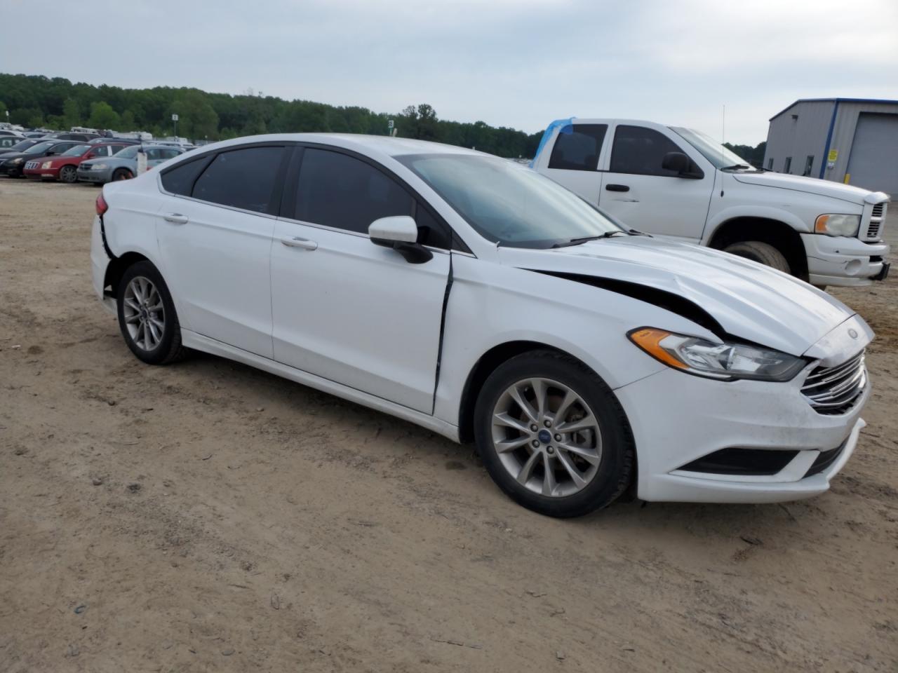 3FA6P0H7XHR355685 2017 Ford Fusion Se