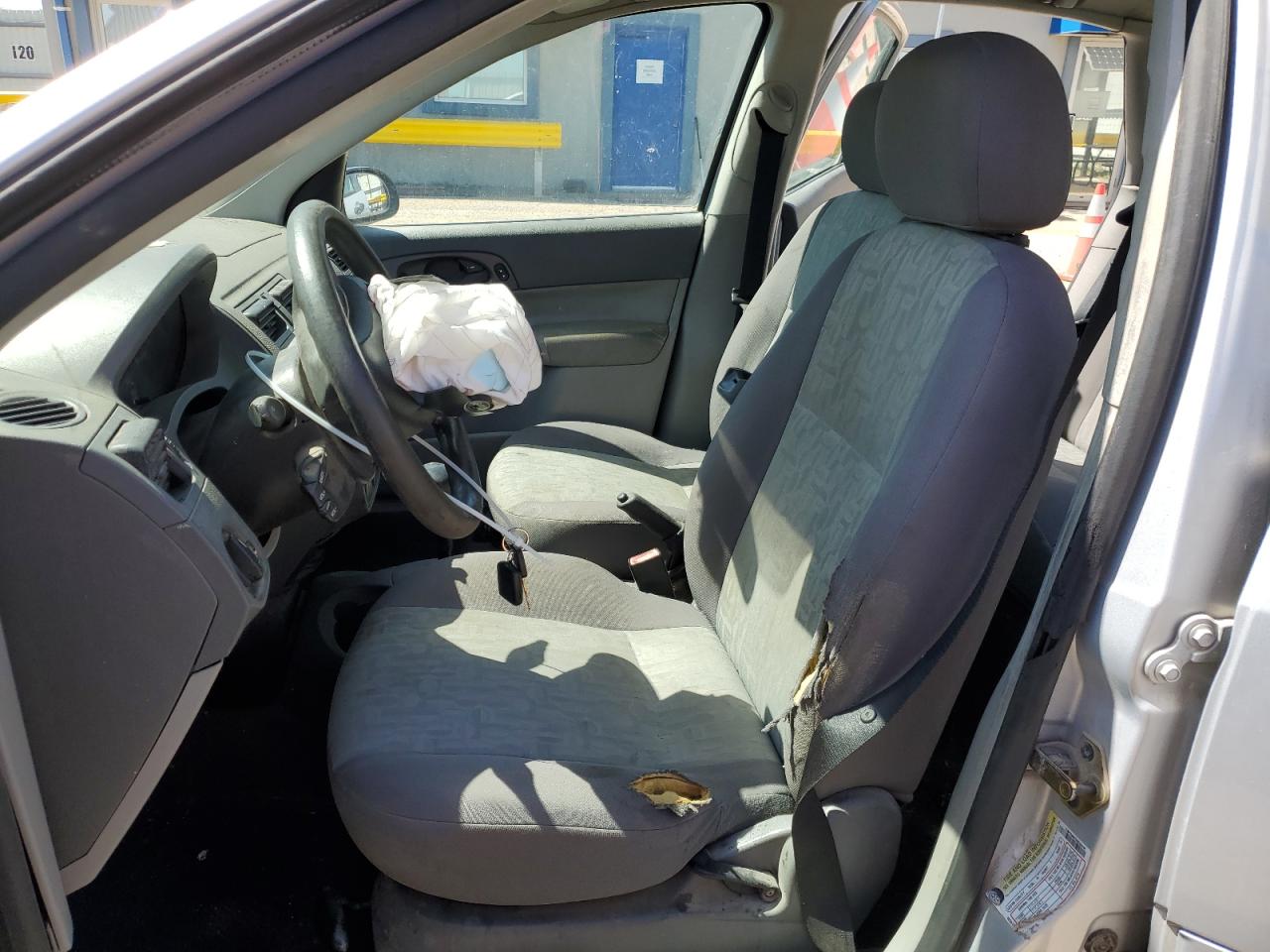 1FAFP34N05W228698 2005 Ford Focus Zx4