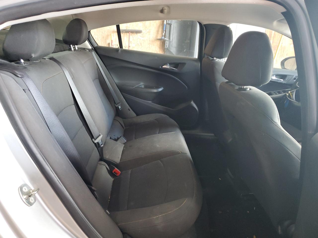 1G1BC5SM9J7135993 2018 Chevrolet Cruze Ls