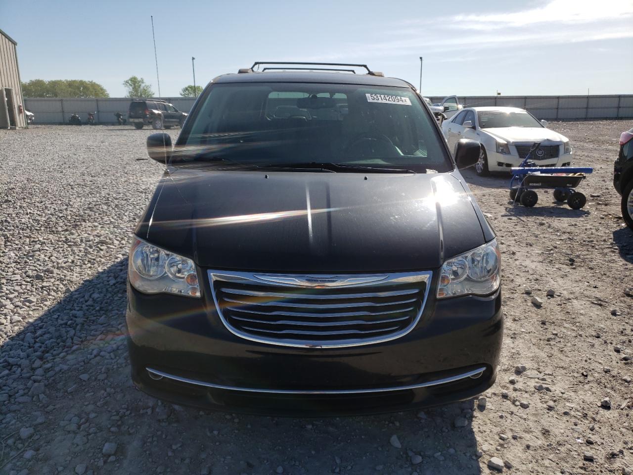 2015 Chrysler Town & Country Touring vin: 2C4RC1BG2FR661560