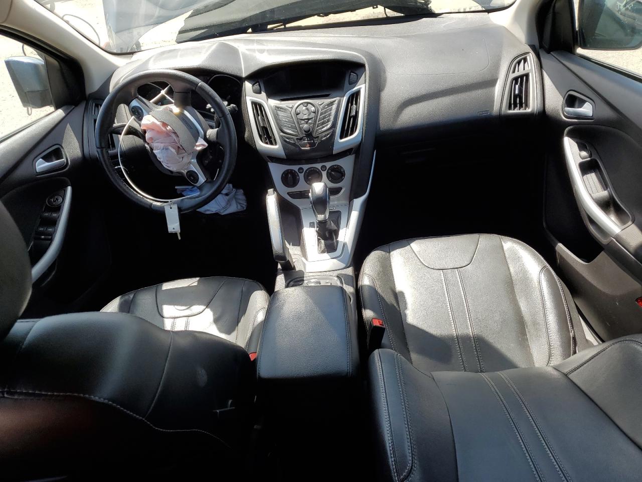 1FADP3K24EL102412 2014 Ford Focus Se