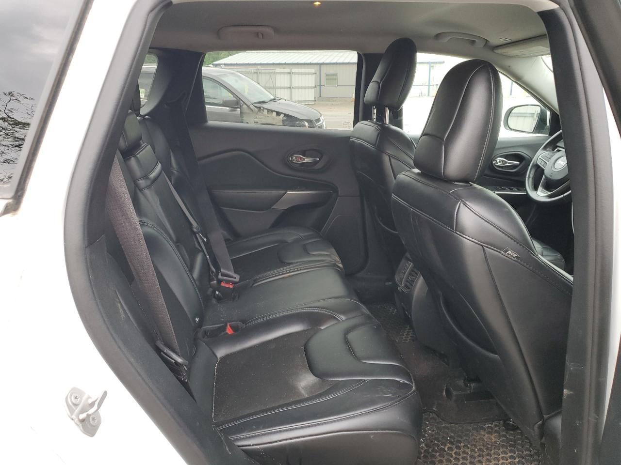 1C4PJMLX9KD166847 2019 Jeep Cherokee Latitude Plus