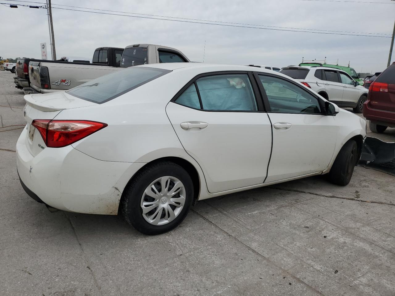 5YFBPRHE2HP687458 2017 Toyota Corolla Le