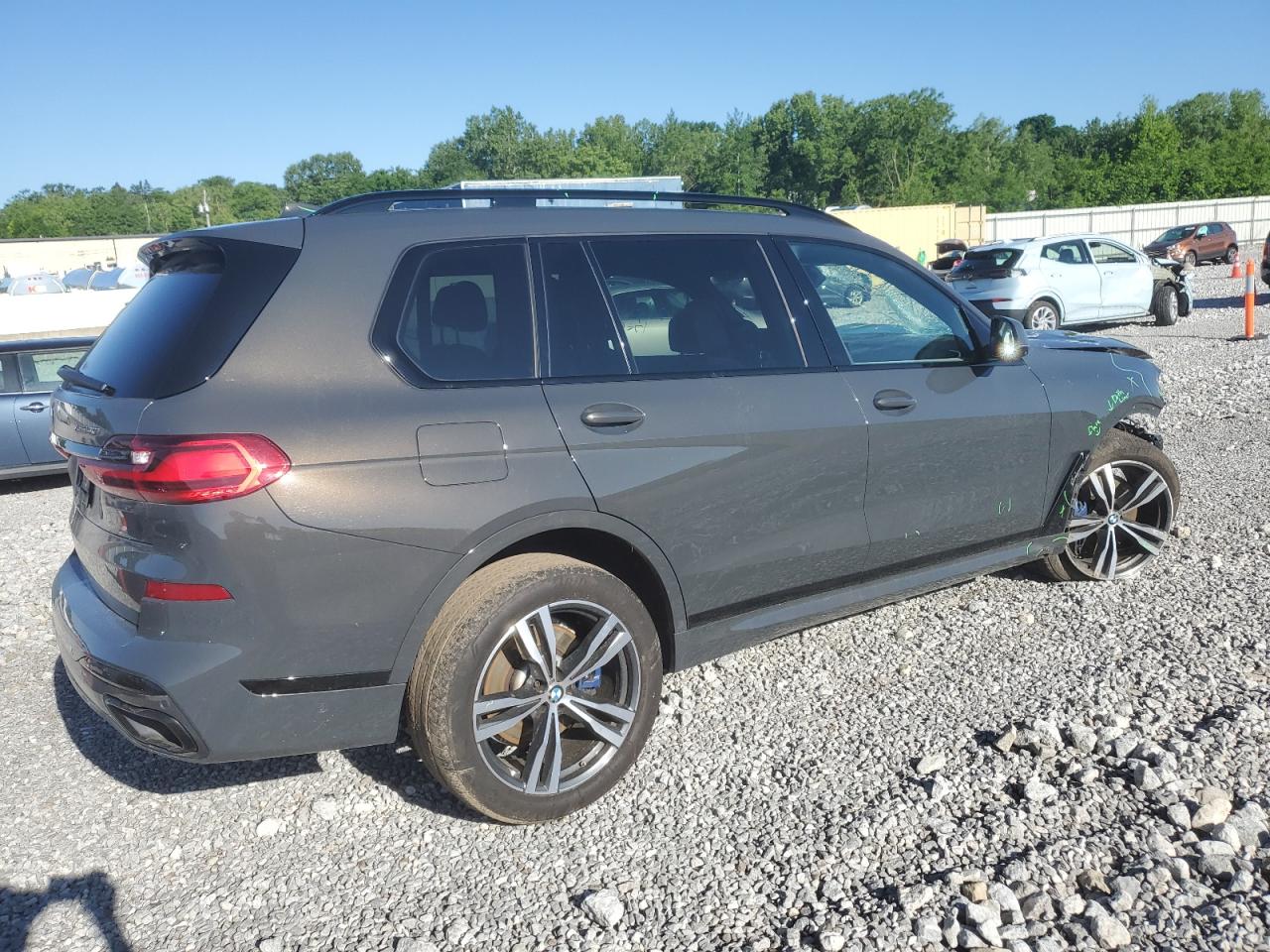 5UXCW2C06N9M43533 2022 BMW X7 xDrive40I