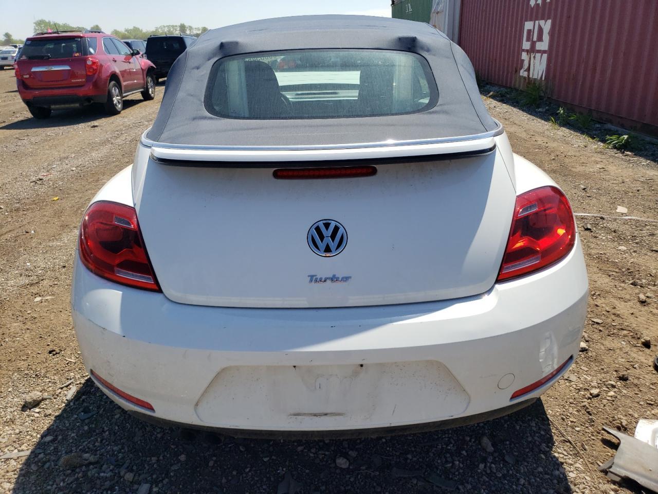 3VW517AT2GM819553 2016 Volkswagen Beetle S/Se