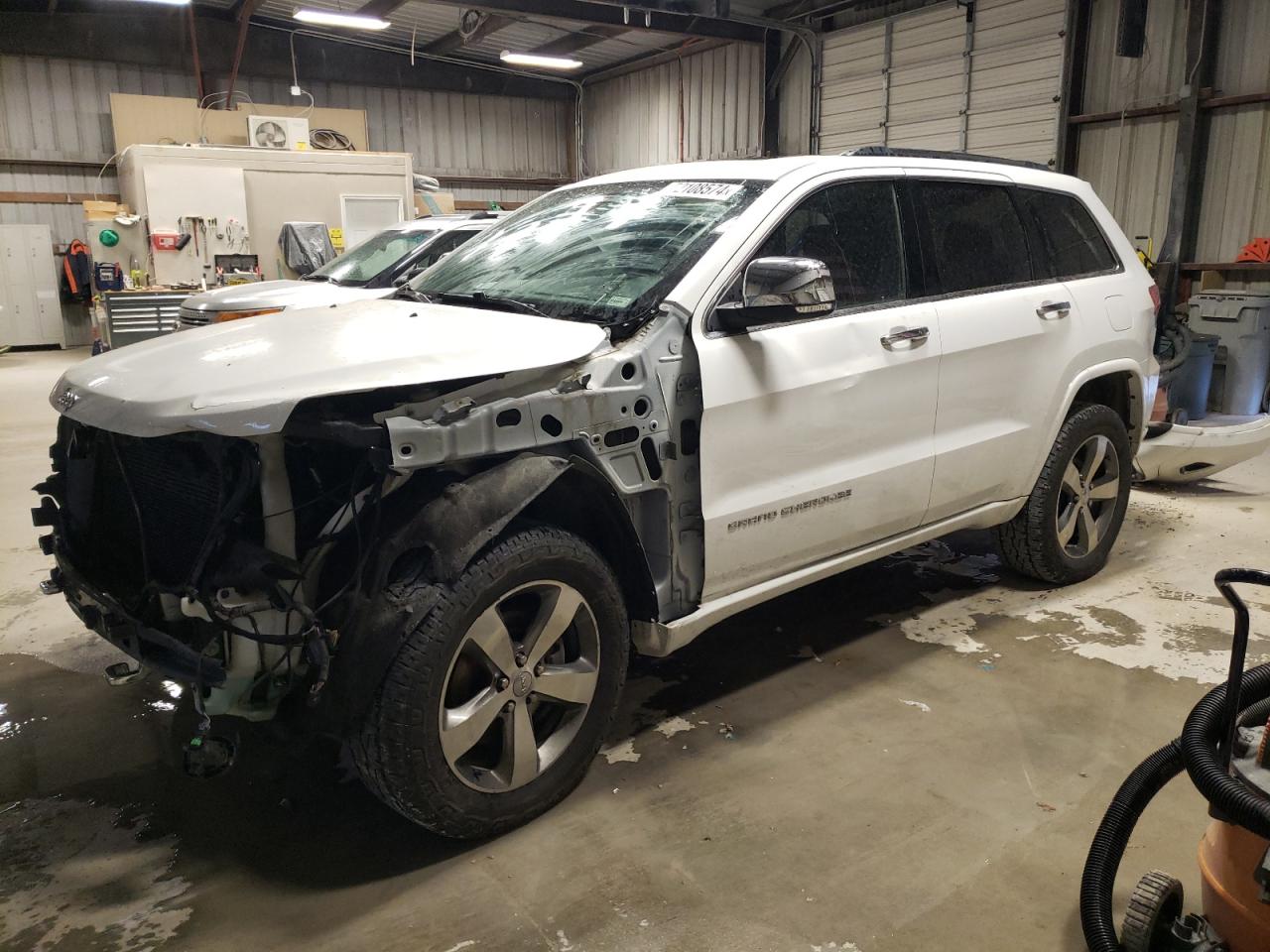  Salvage Jeep Grand Cherokee