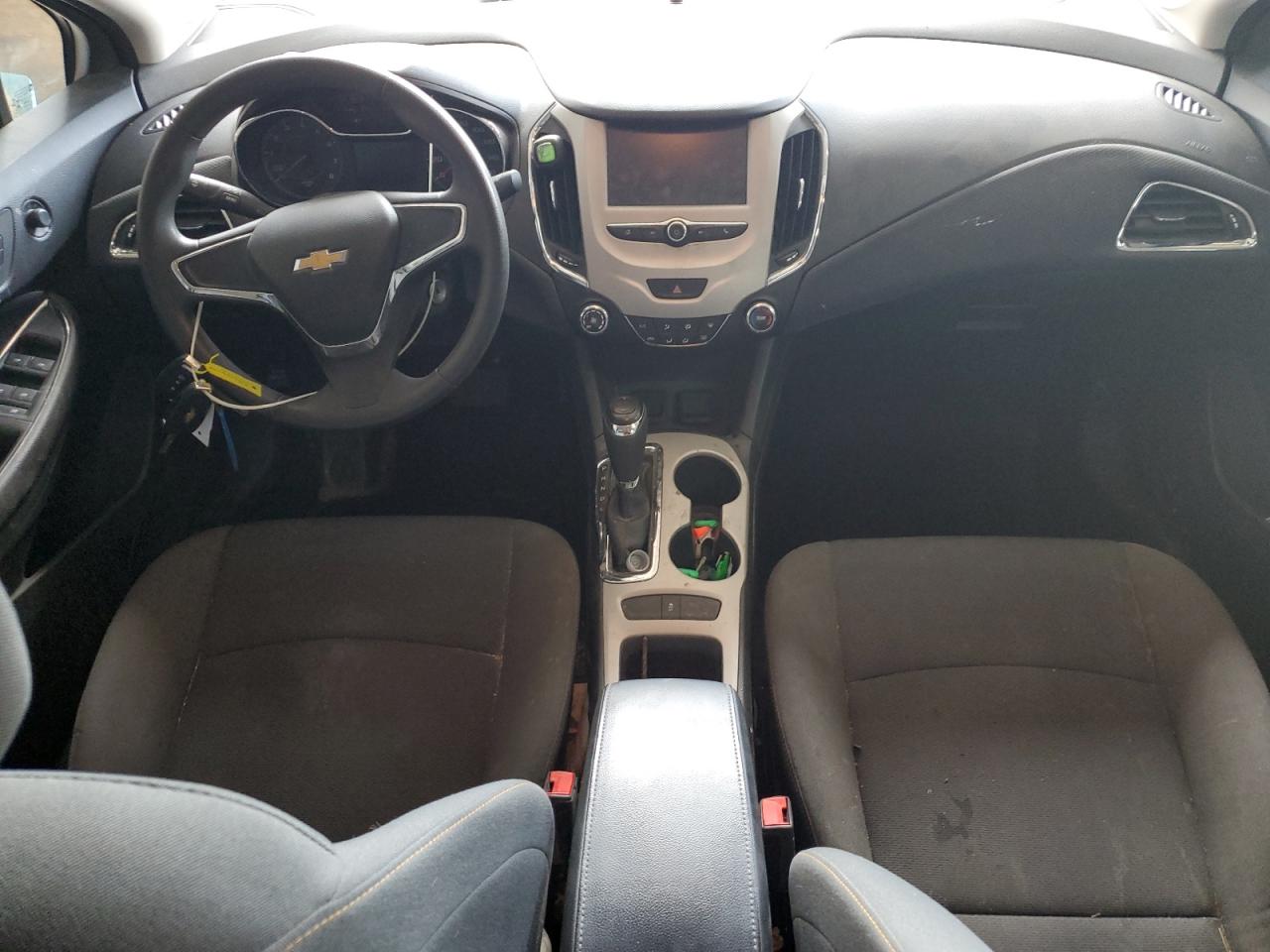 1G1BC5SM9J7135993 2018 Chevrolet Cruze Ls