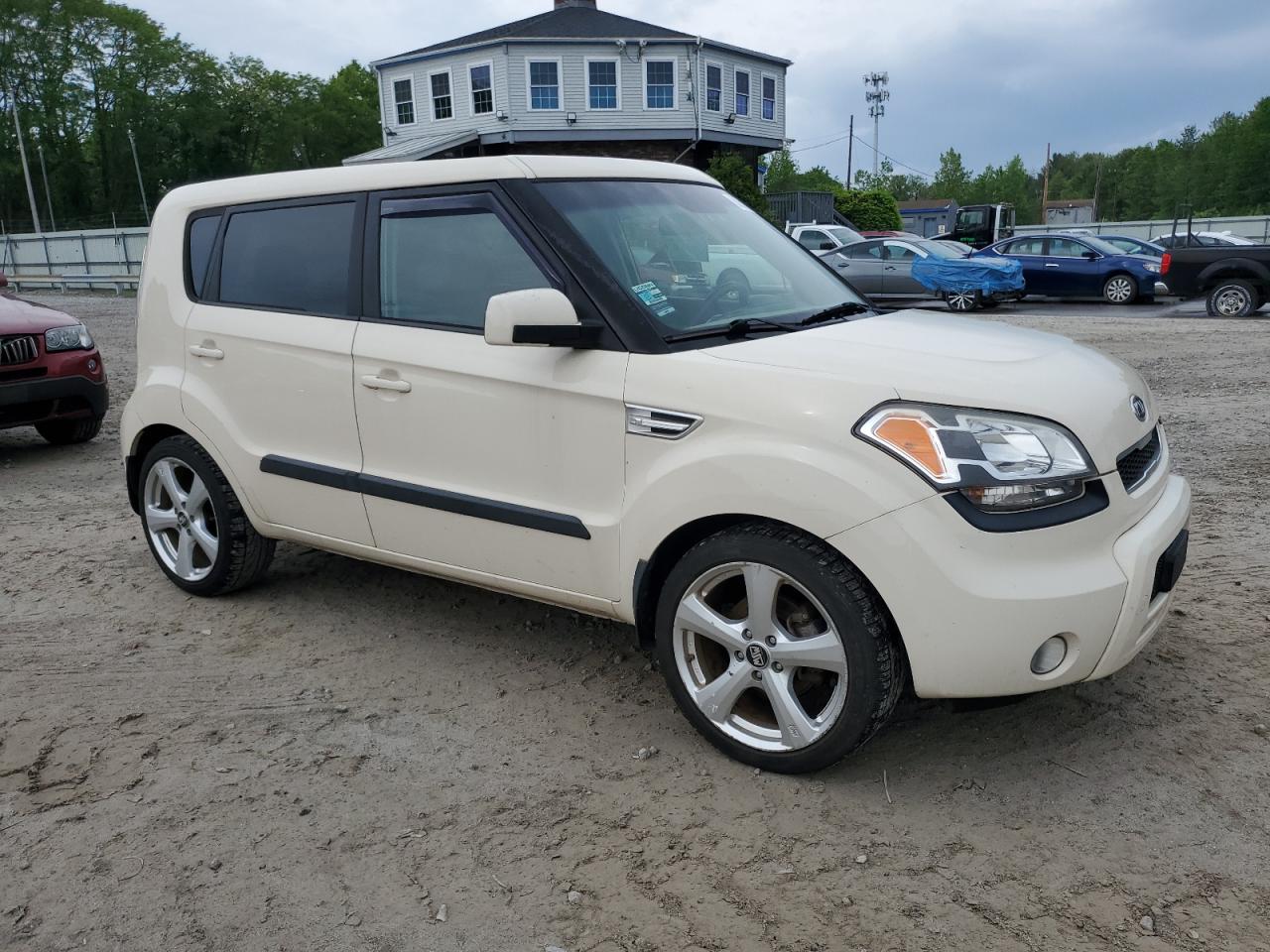 KNDJT2A25B7729662 2011 Kia Soul +