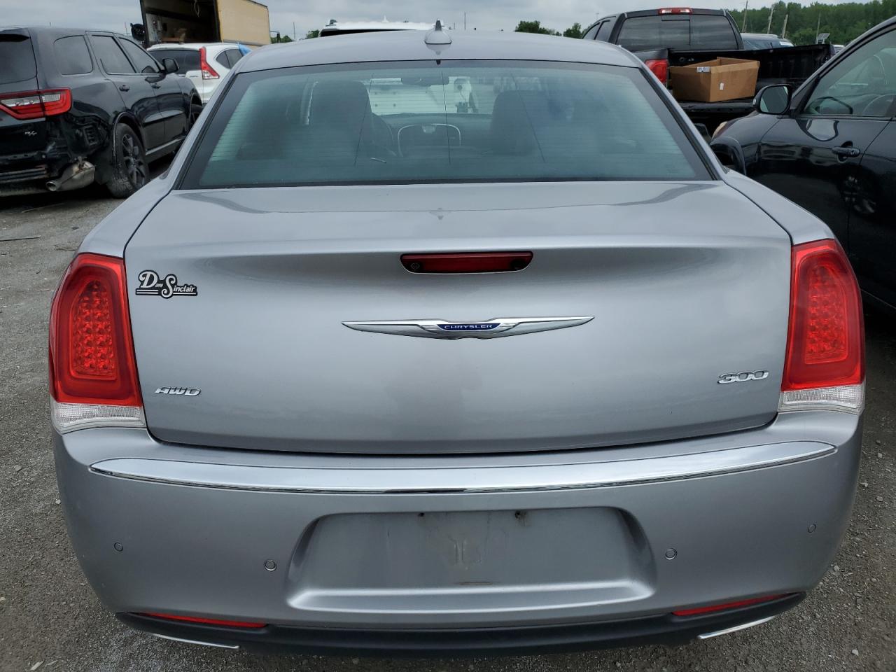 2C3CCAKG5JH268161 2018 Chrysler 300 Limited