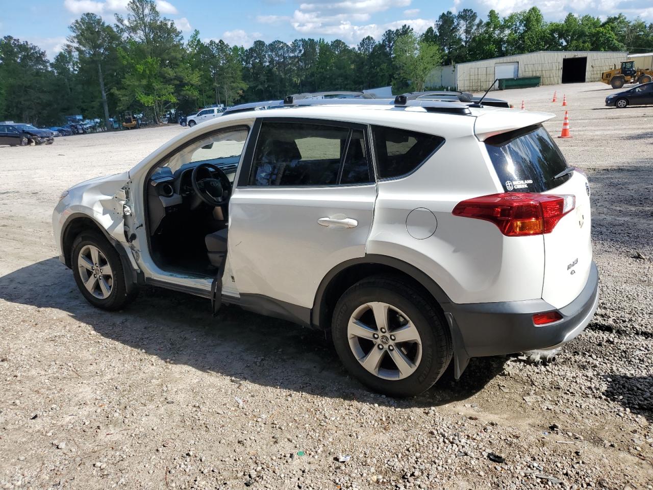 JTMWFREV8FJ058975 2015 Toyota Rav4 Xle