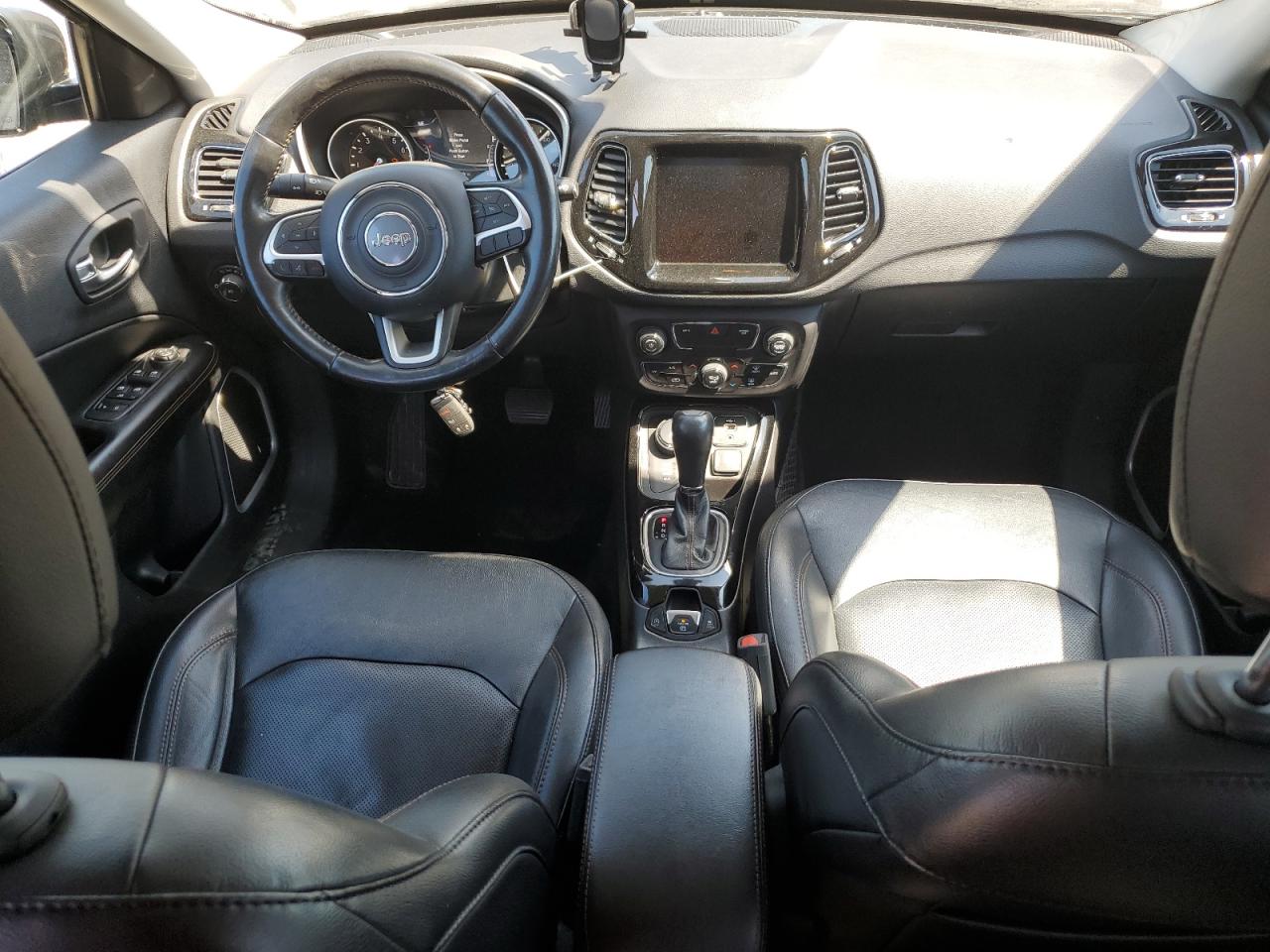 3C4NJDCB0KT827123 2019 Jeep Compass Limited