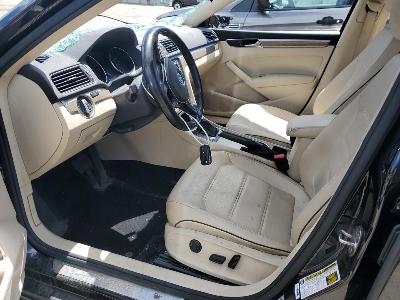 1VWBA7A30JC026618 2018 Volkswagen Passat Se