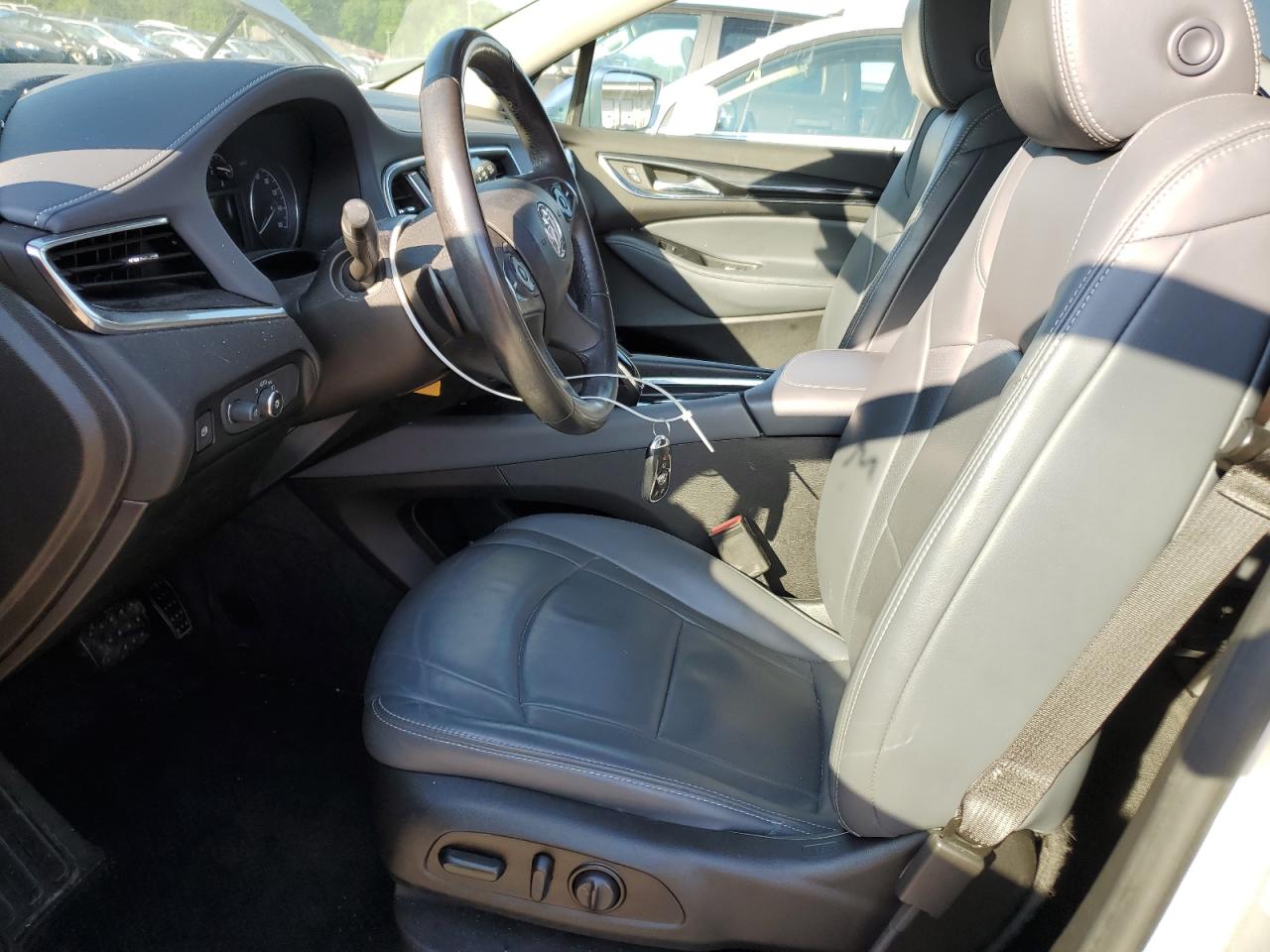 5GAERBKW0KJ182984 2019 Buick Enclave Essence