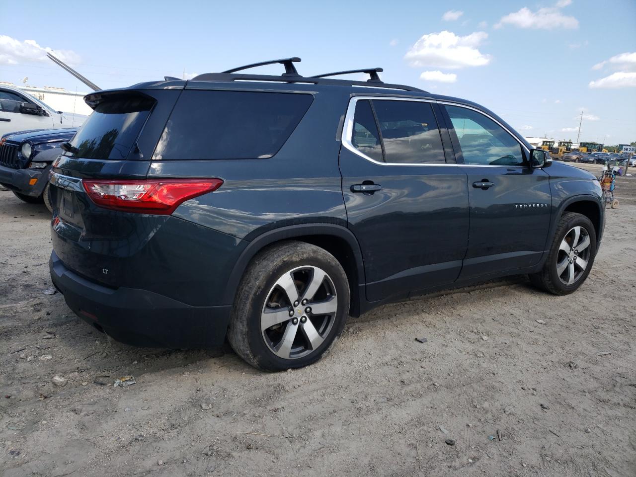 1GNEVHKW7KJ152658 2019 Chevrolet Traverse Lt