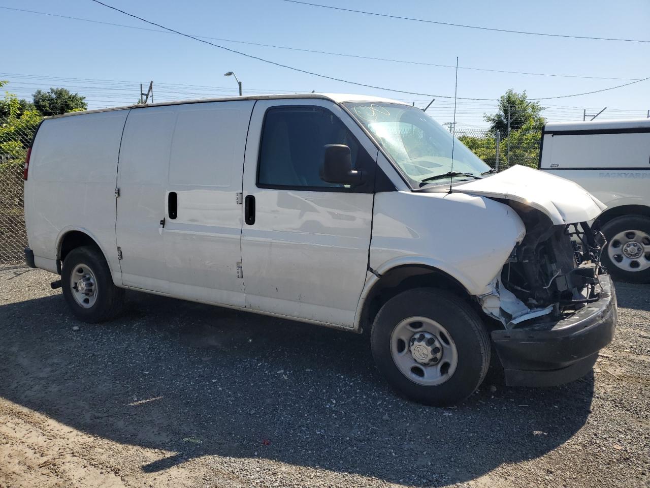 1GCWGAFF4H1125760 2017 Chevrolet Express G2500