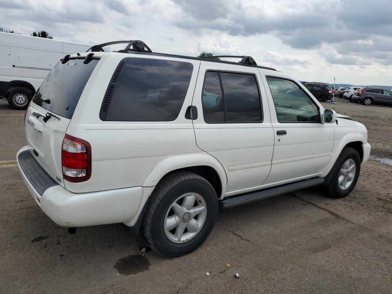 JN8AR07Y4YW422954 2000 Nissan Pathfinder Le