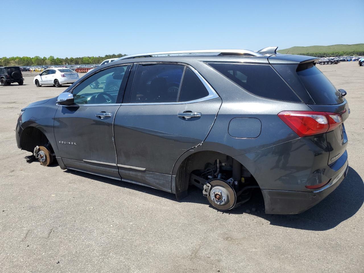 2GNAXVEV0J6101914 2018 Chevrolet Equinox Premier