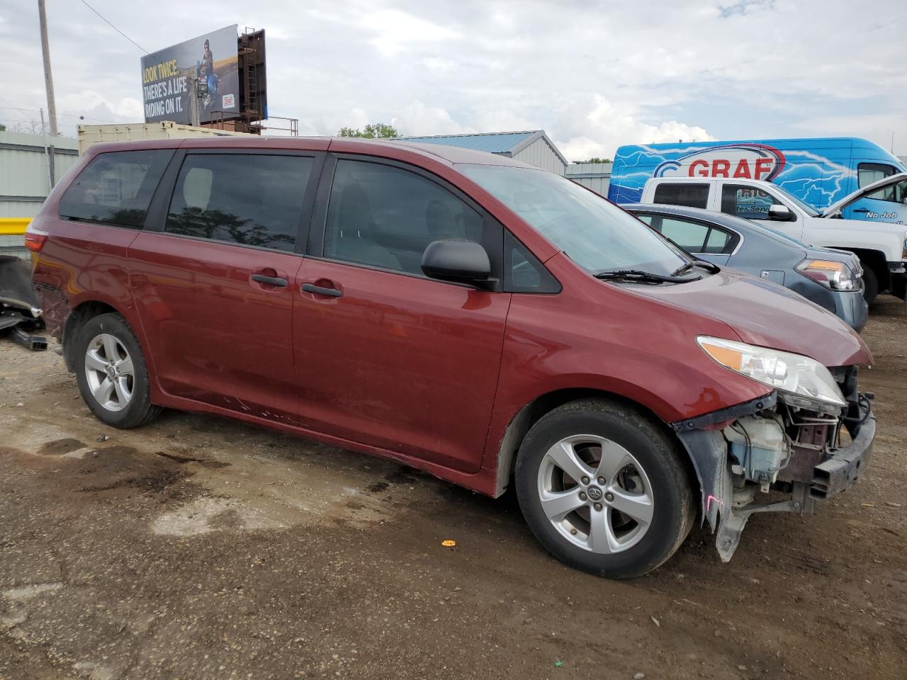 2018 Toyota Sienna L vin: 5TDZZ3DC2JS937000