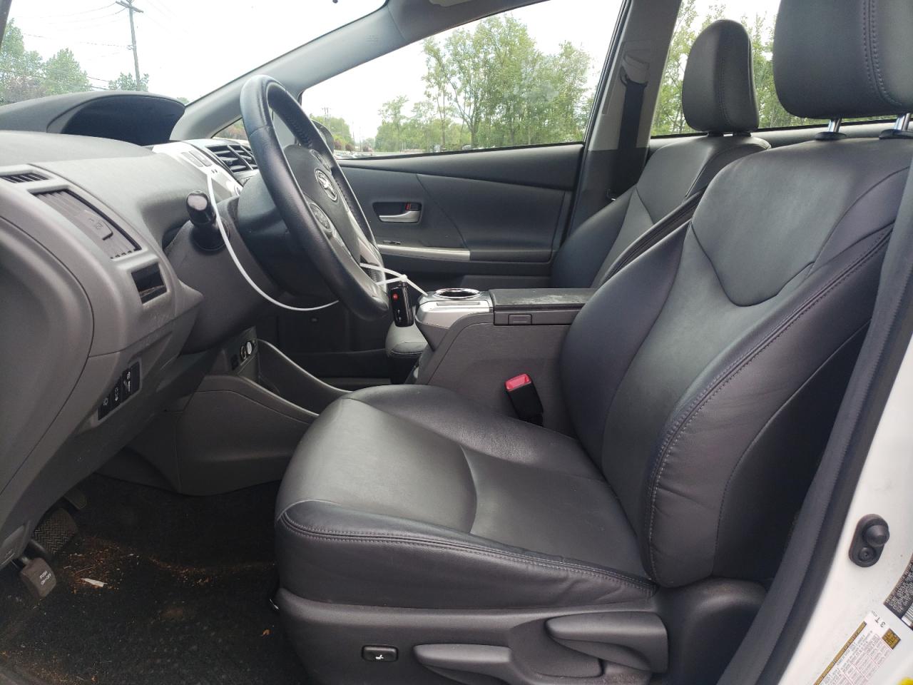 JTDZN3EU4D3234930 2013 Toyota Prius V