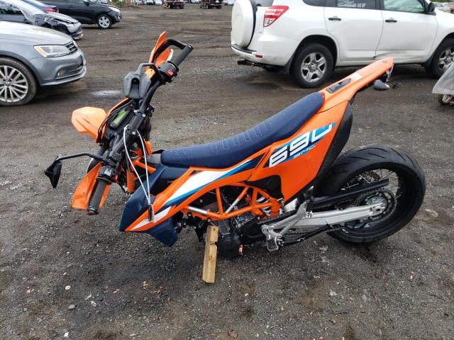 2024 Ktm 690 Smc R VIN: VBKLSV40XRM762867 Lot: 54736234