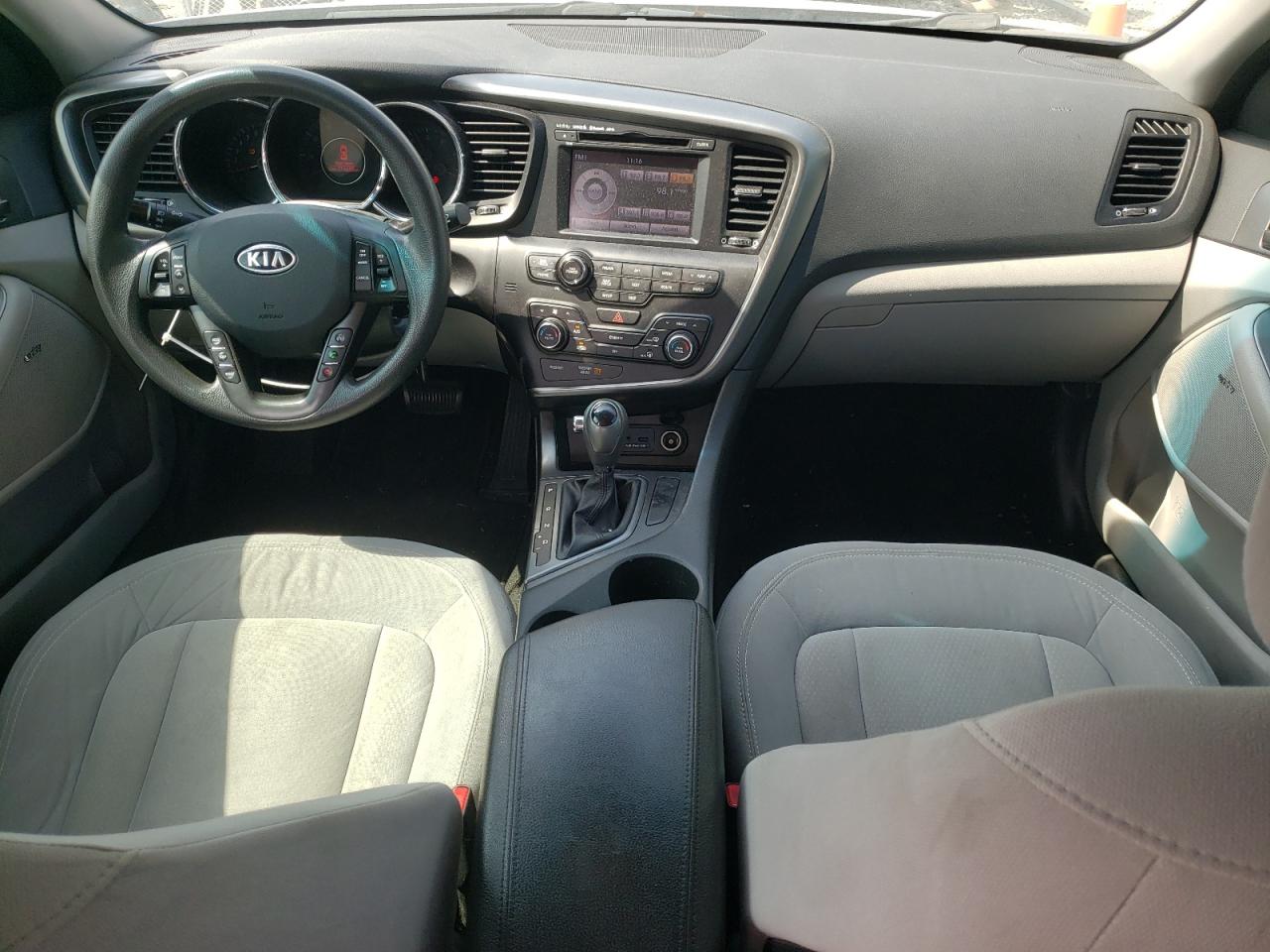 KNAGM4A72B5070026 2011 Kia Optima Lx