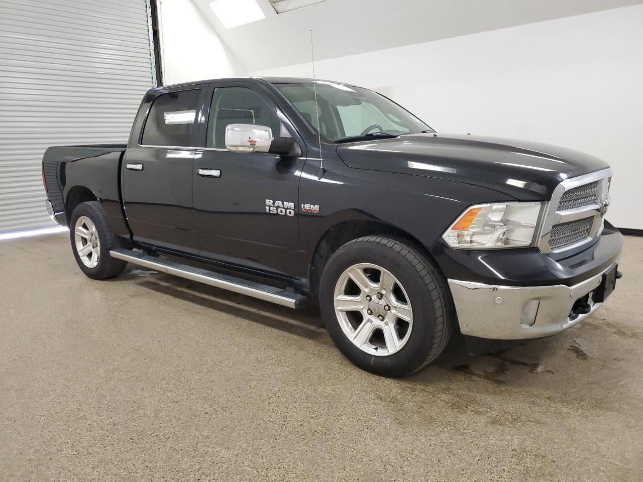 1C6RR6LT7HS695736 2017 Ram 1500 Slt