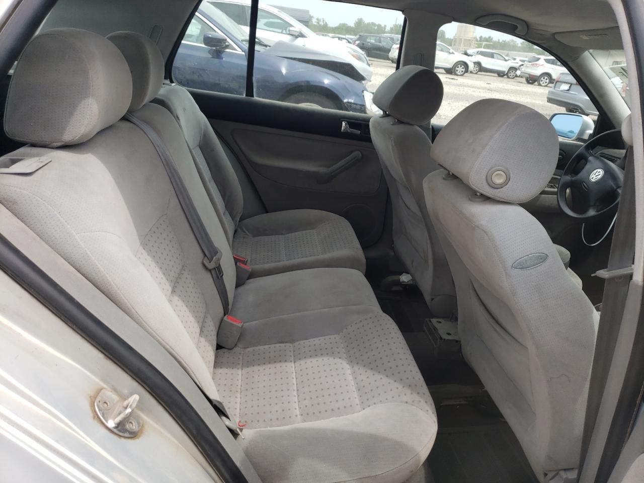 WVWGA21J4YW650201 2000 Volkswagen Golf Gls