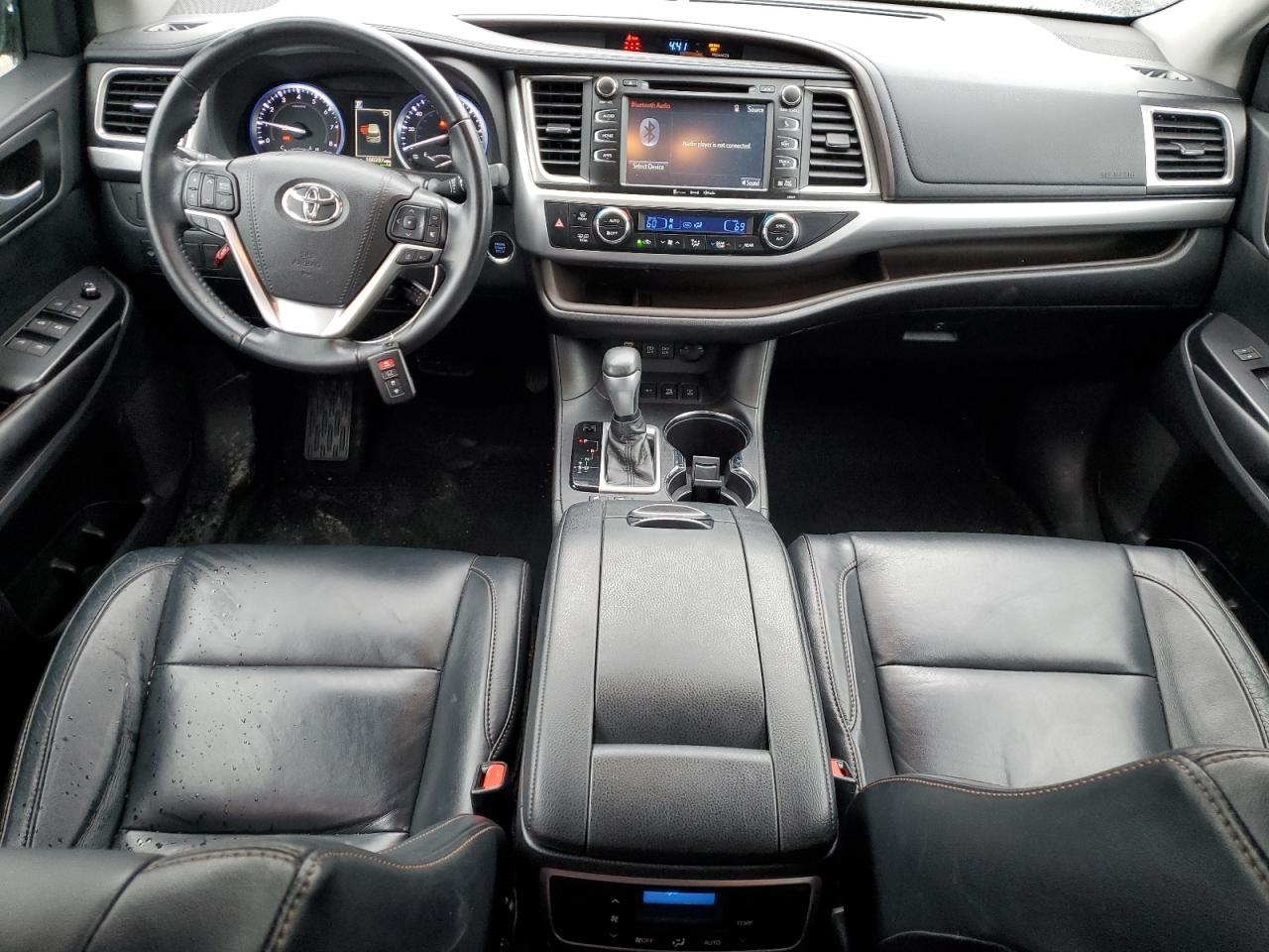 5TDJZRFH5JS556167 2018 Toyota Highlander Se