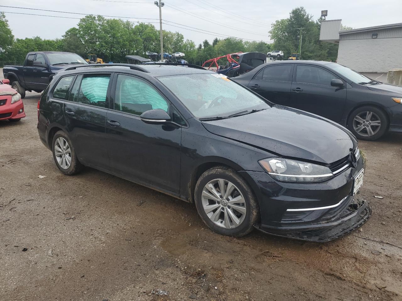 3VW117AU2KM508950 2019 Volkswagen Golf Sportwagen S