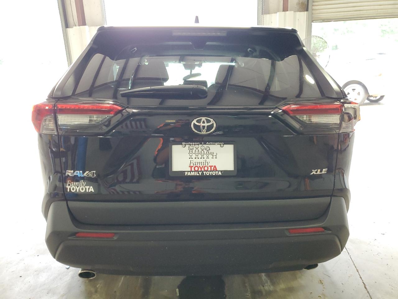 2024 Toyota Rav4 Xle Premium vin: 2T3C1RFV0RC257414