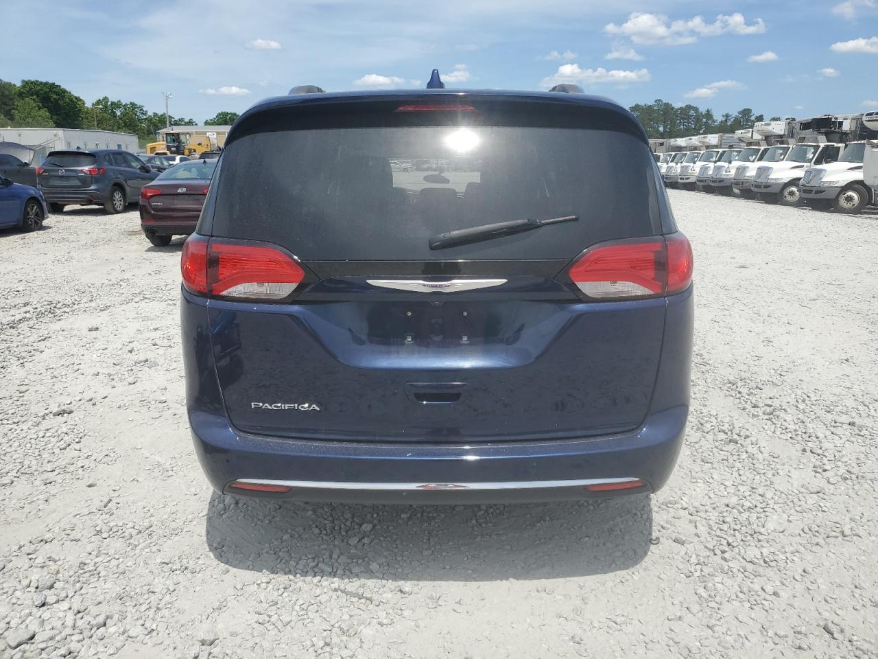 2C4RC1BG5KR715346 2019 Chrysler Pacifica Touring L