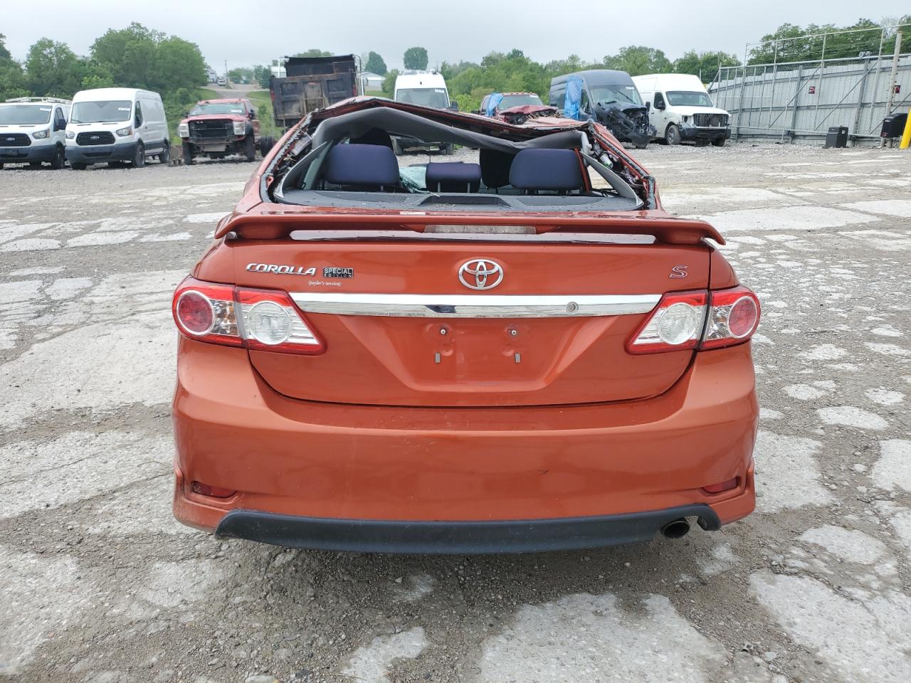 2T1BU4EE2DC074072 2013 Toyota Corolla Base