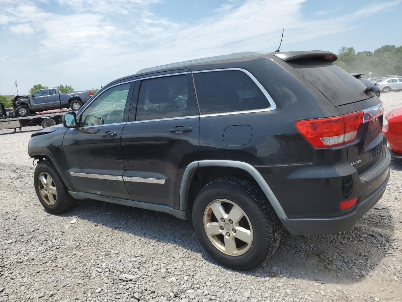 1J4RS4GGXBC617946 2011 Jeep Grand Cherokee Laredo