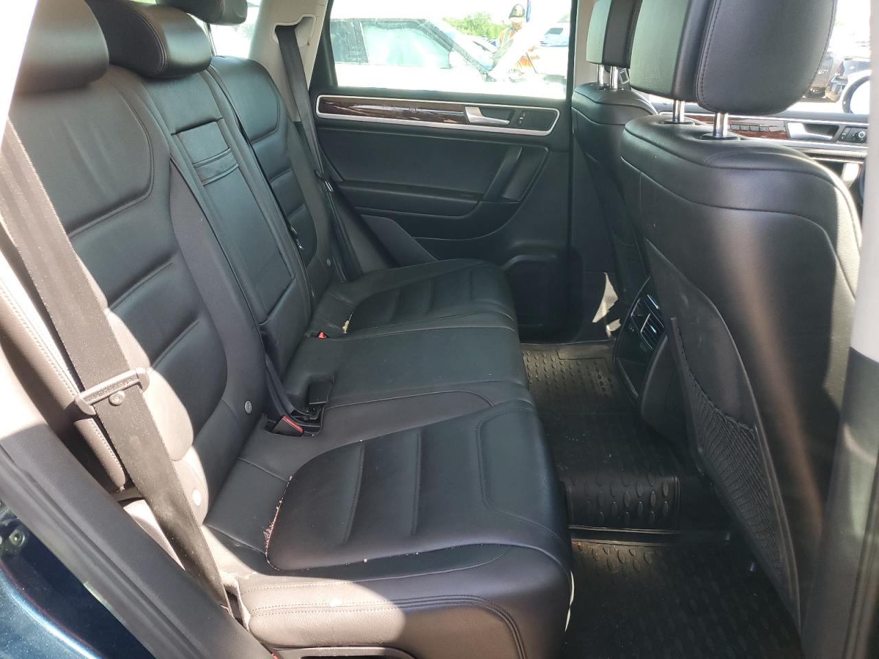 WVGEP9BPXDD003594 2013 Volkswagen Touareg V6 Tdi