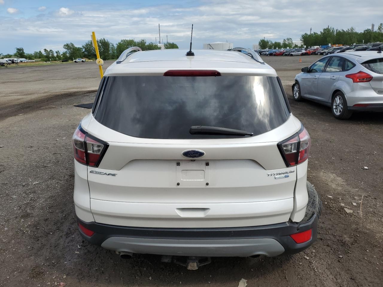 2017 Ford Escape Titanium vin: 1FMCU9J91HUC68641