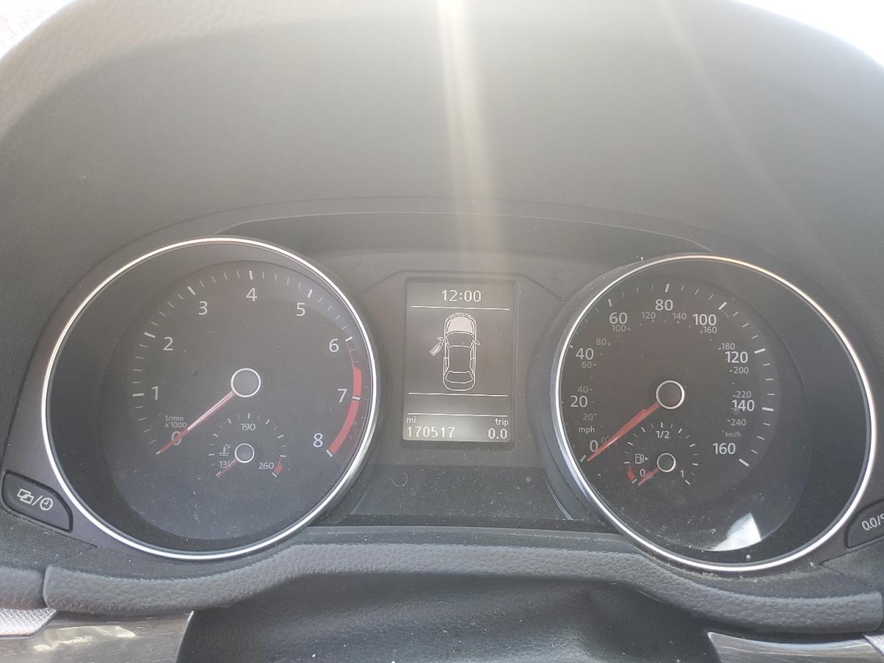 1VWBT7A39HC039923 2017 Volkswagen Passat Se