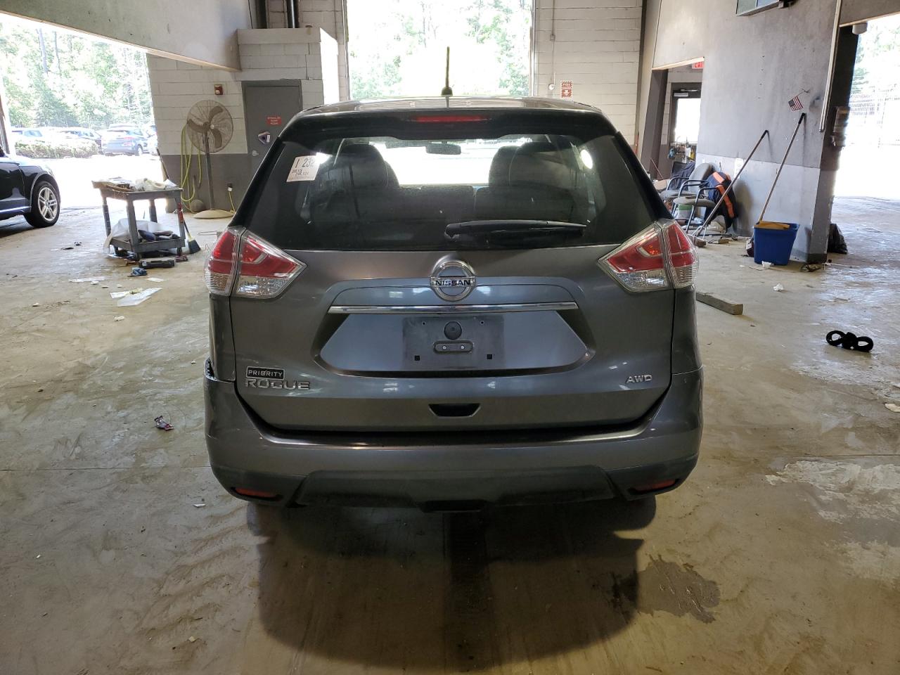 2015 Nissan Rogue S vin: KNMAT2MVXFP517108