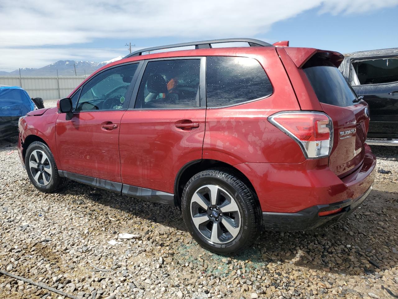 2018 Subaru Forester 2.5I Premium vin: JF2SJAGC7JH599494