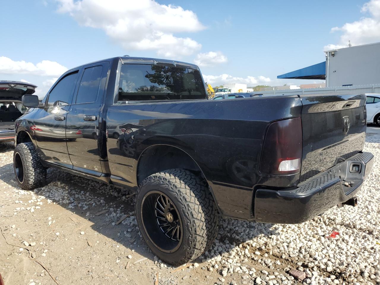 1C6RR7FG7JS332105 2018 Ram 1500 St