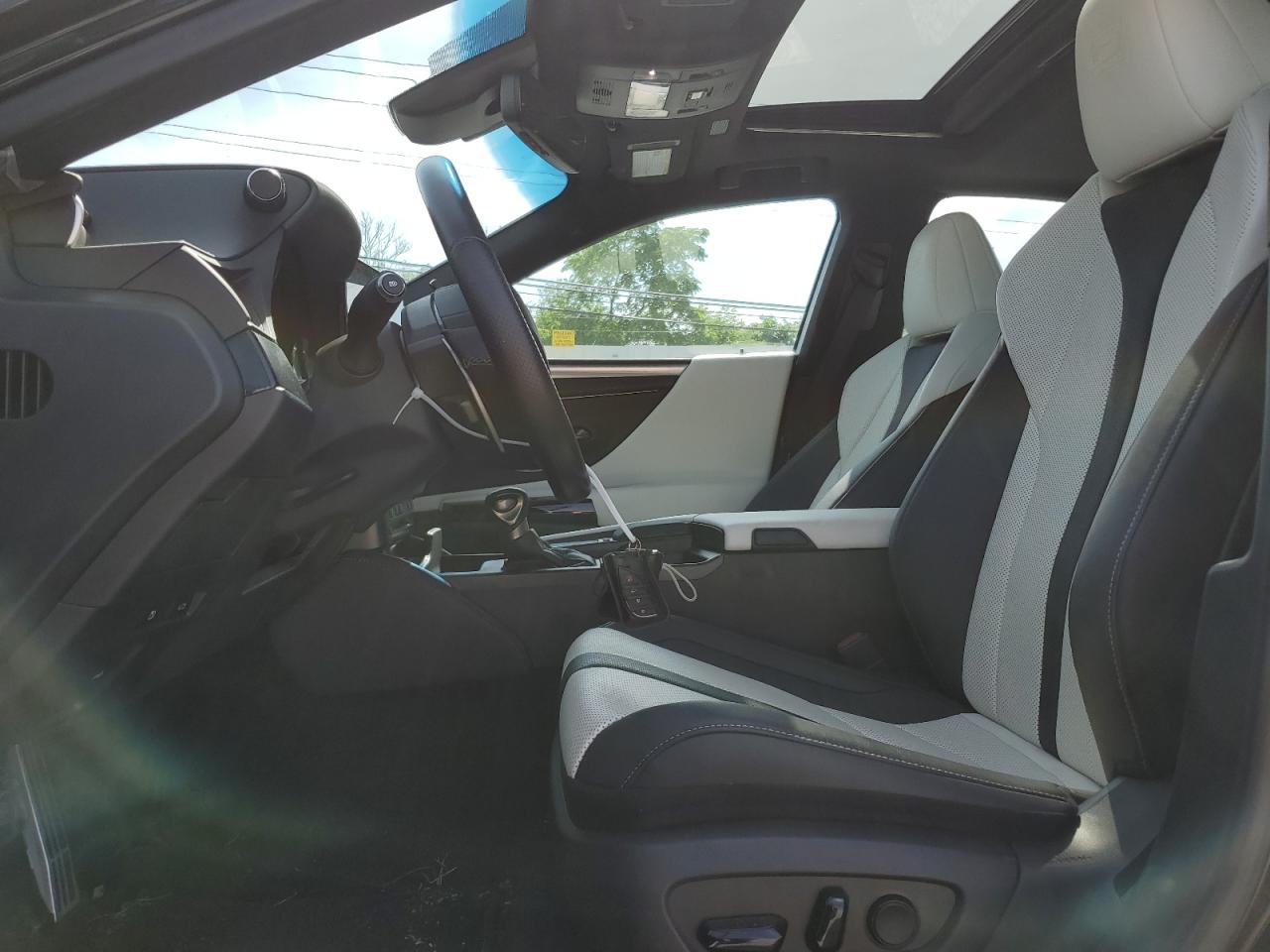 58AGA1C17NU015699 2022 Lexus Es 300H Base