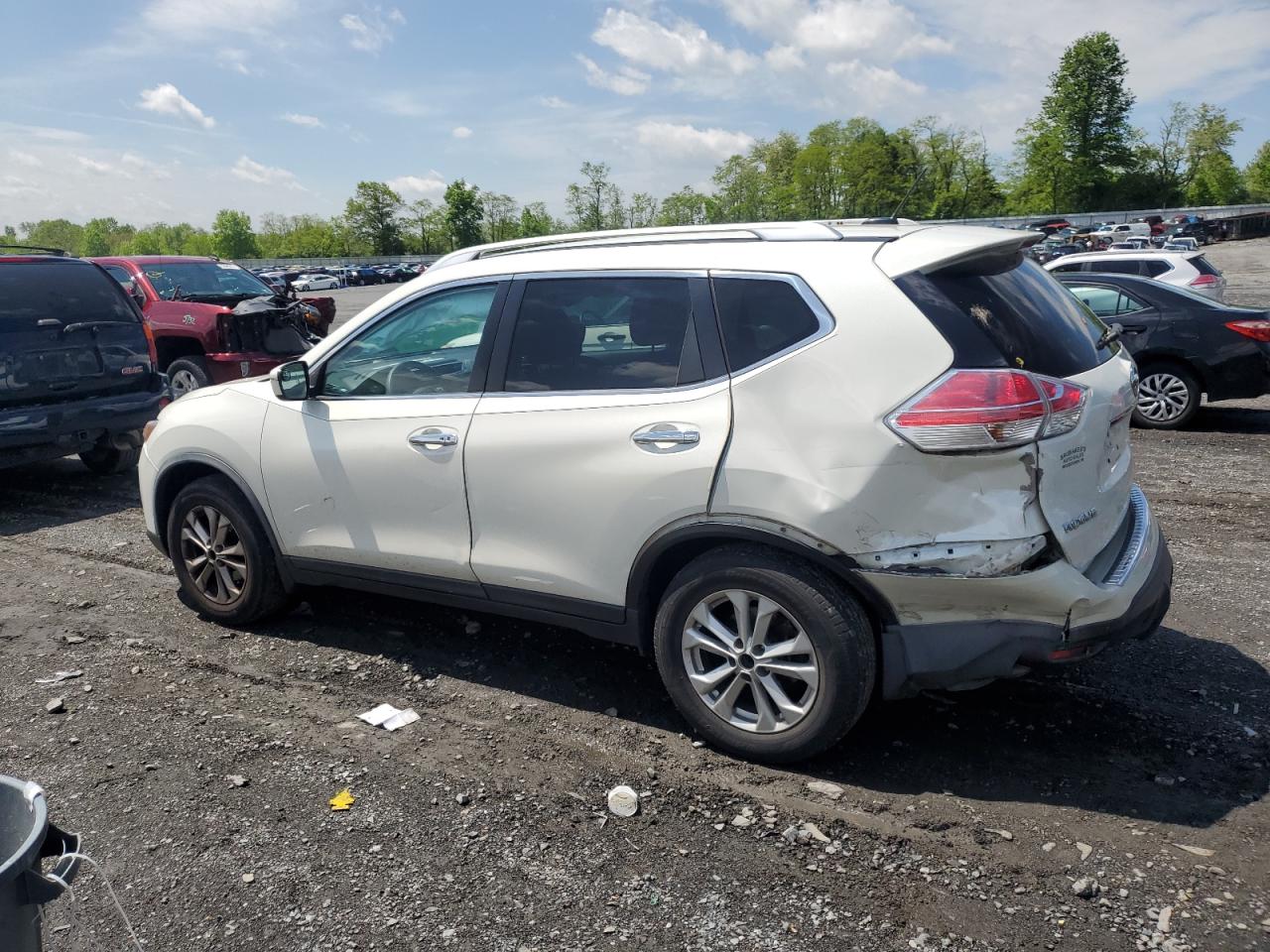 KNMAT2MV8GP701495 NISSAN ROGUE 2016