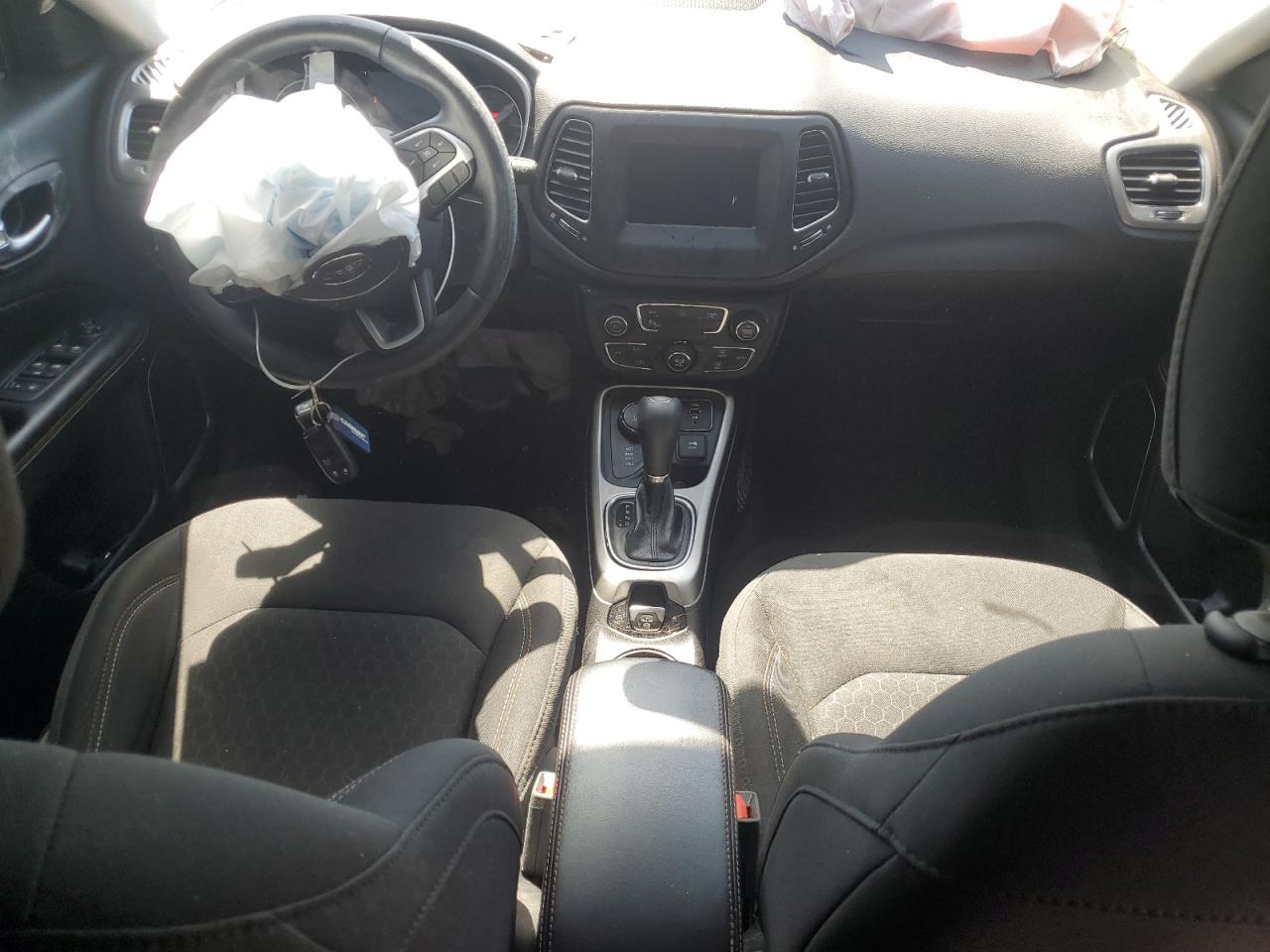 3C4NJDAB9JT480747 2018 Jeep Compass Sport