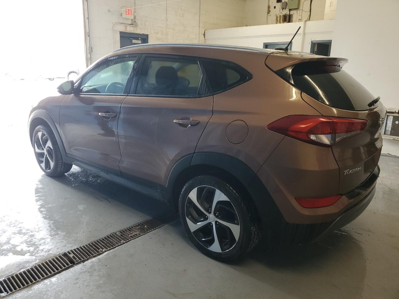 2016 Hyundai Tucson Limited vin: KM8J3CA23GU221703